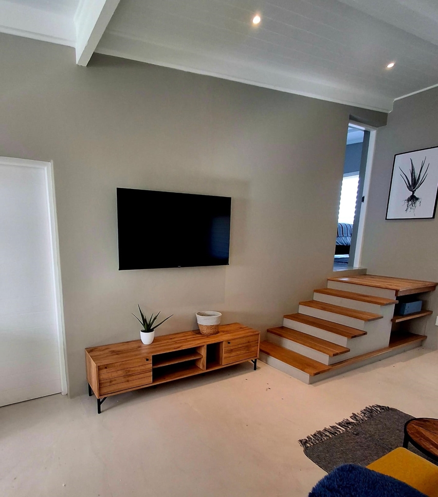 4 Bedroom Property for Sale in Struisbaai Western Cape